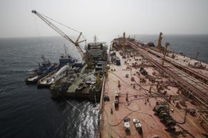 Yemen, salvataggio petroliera Safer nel Mar Rosso