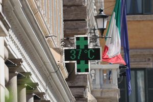 Caldo record in Italia: 23 città da bollino rosso