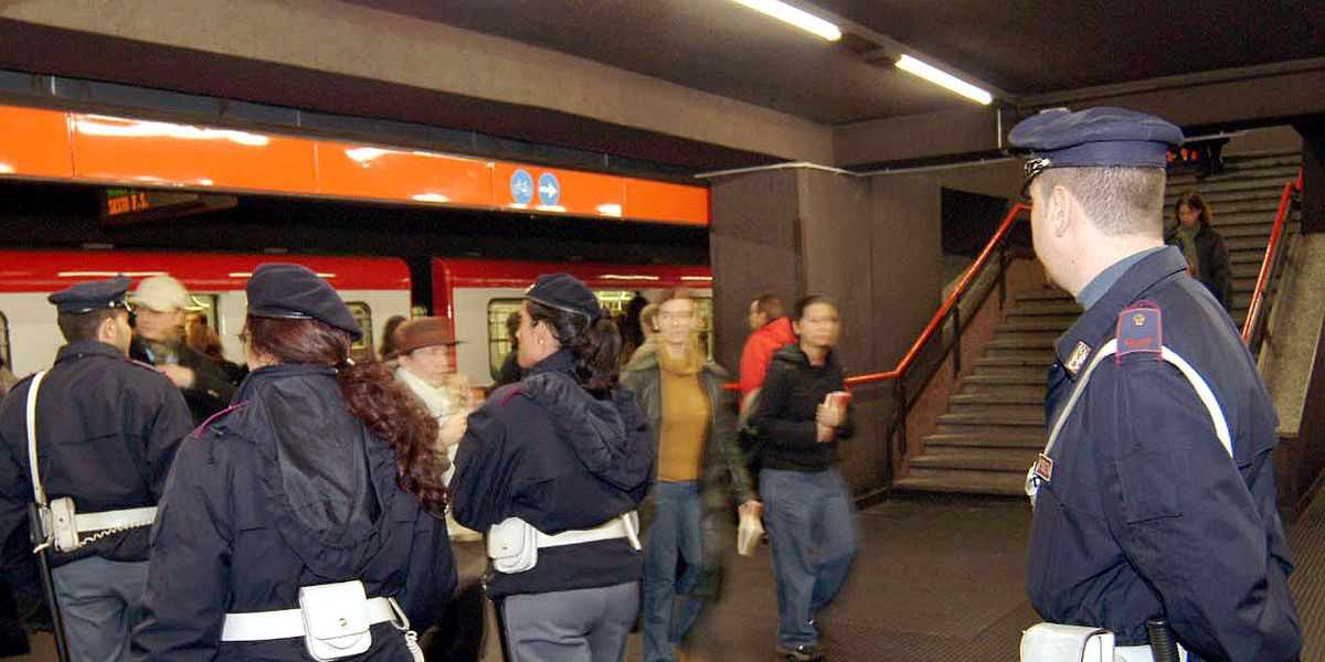 Arrestato in metro a Milano un algerino sospettato di terrorismo