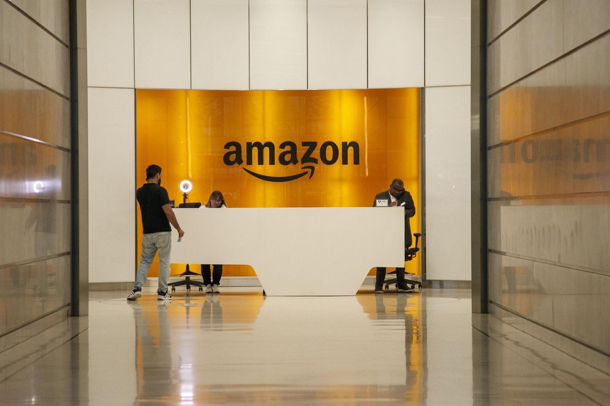 Recensioni false, Amazon vince la prima causa civile in Italia