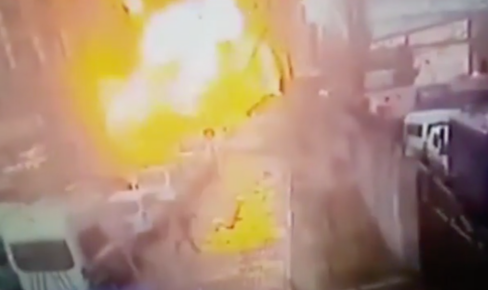 Attentato a Smirne: l'esplosione dell'autobomba - VIDEO