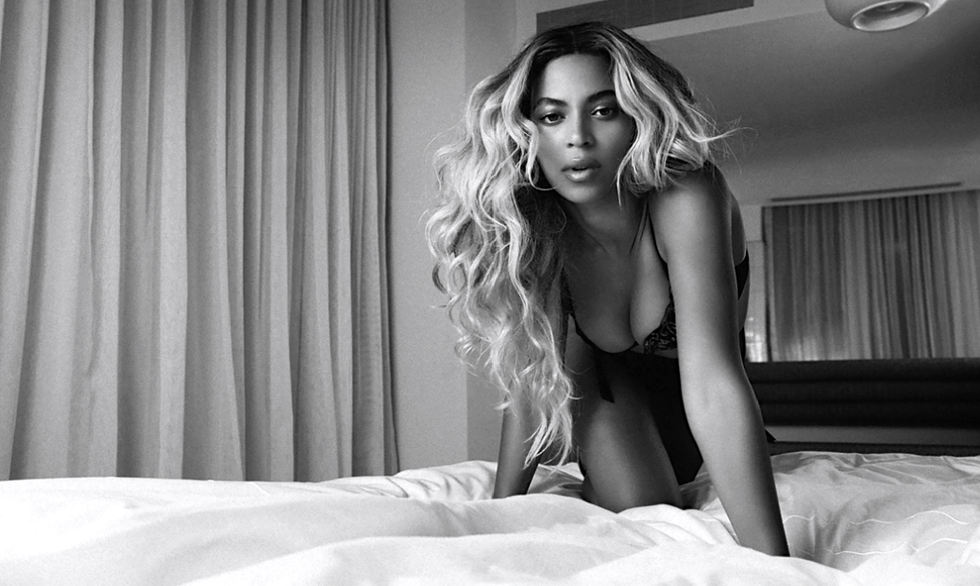 All'improvviso, Beyoncé. Nuovo album e 17 video