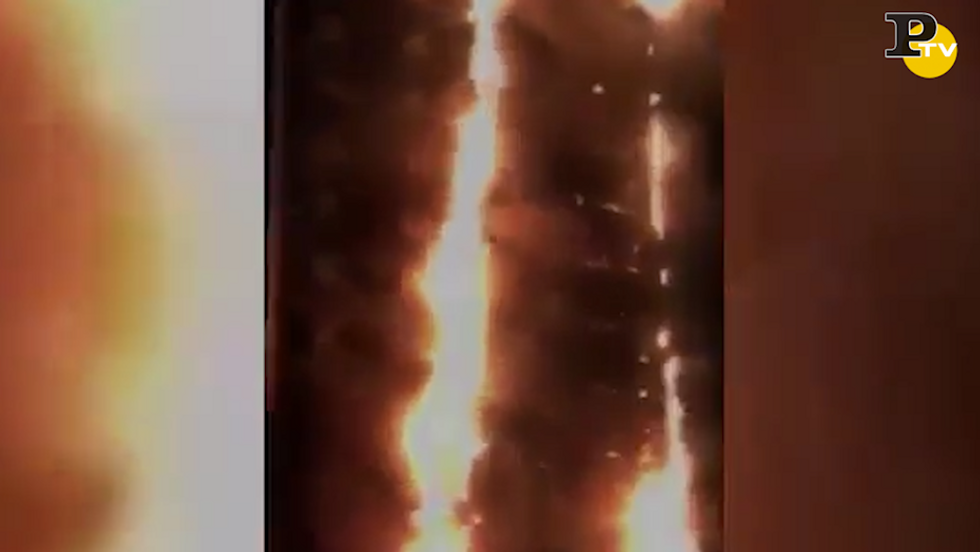 Incendio a Londra: le urla dei testimoni sotto il grattacielo