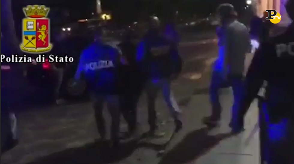 Stupri Rimini, arrestato il quarto uomo della banda | Video
