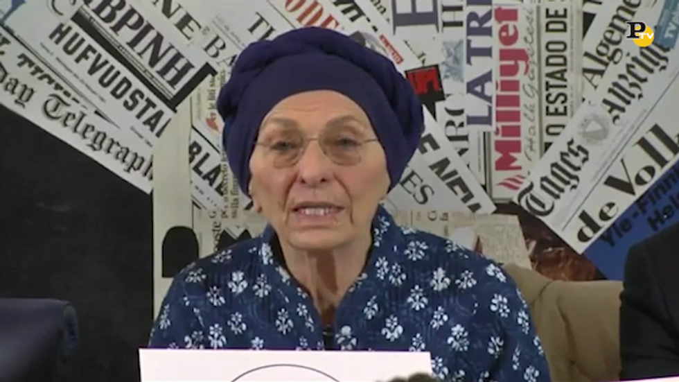 Emma Bonino in conferenza stampa ringrazia Bruno Tabacci