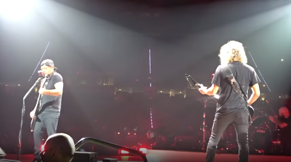 Metallica cantano "C'è chi dice no" in omaggio a Vasco Rossi | video