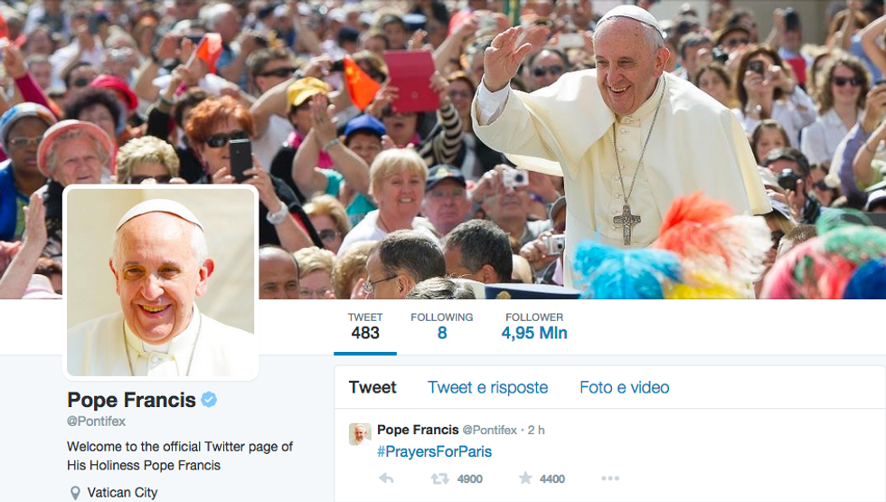 Strage di Parigi: il Papa lancia un hashtag