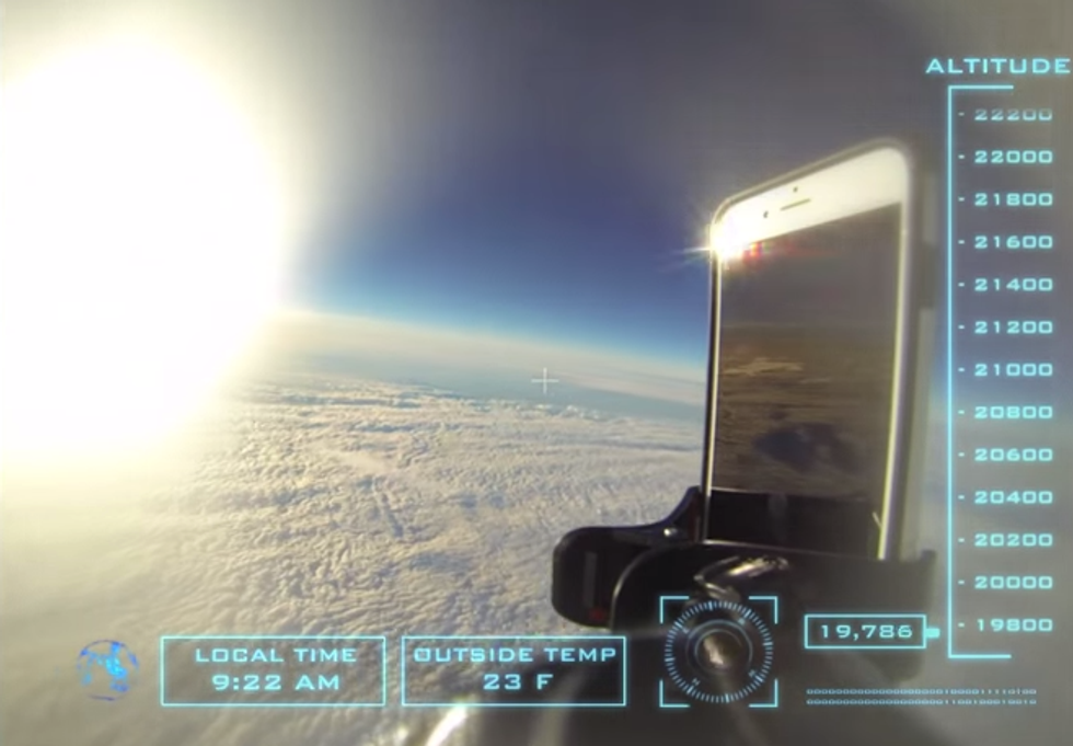 iPhone lanciato nello spazio, il video