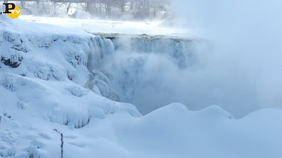 Cascate del Niagara congelate
