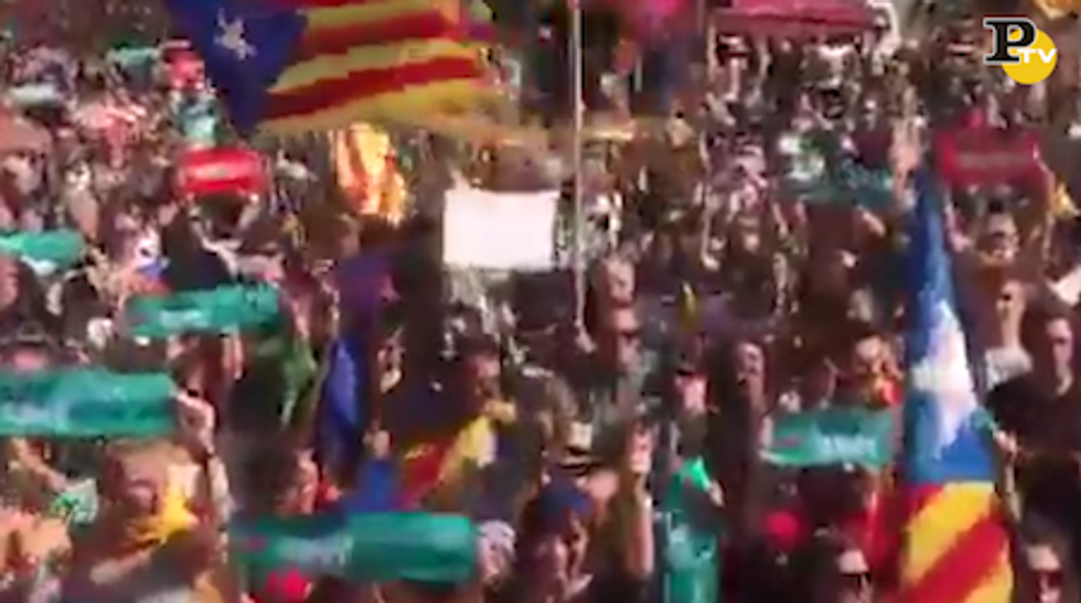 Indipendenza Catalogna: concessa da Puigdemont