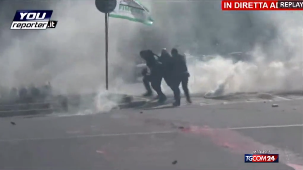 Scuola: scontri a Milano tra studenti e Polizia