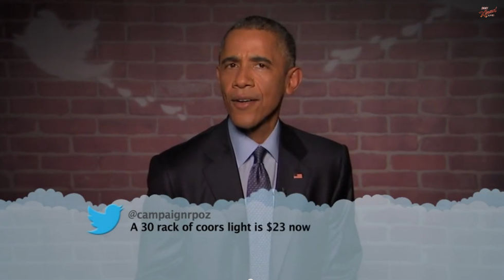 Obama (in Tv) legge i tweet contro... Obama