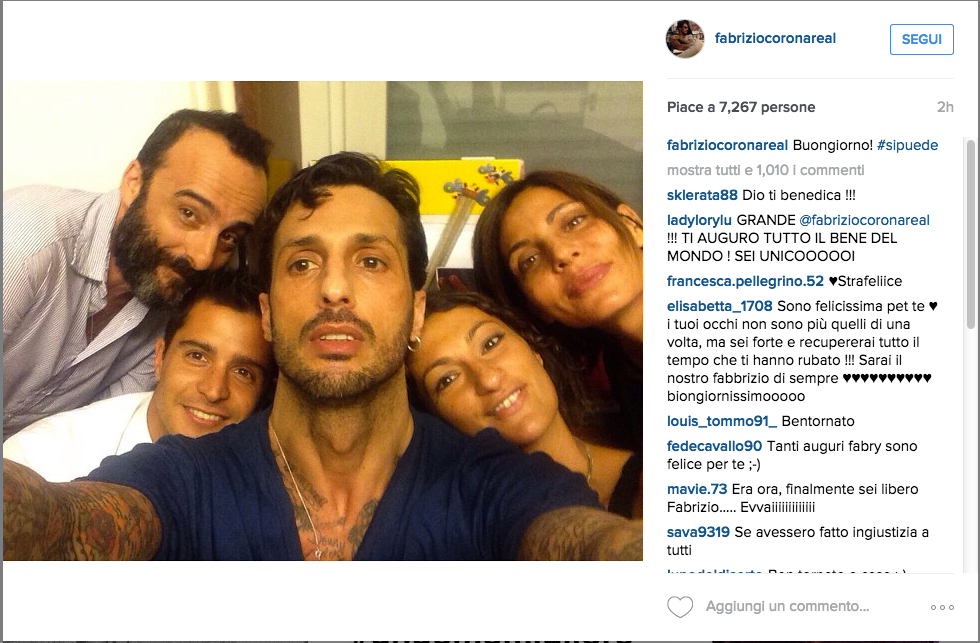 Fabrizio Corona in comunità, primo selfie su Instagram