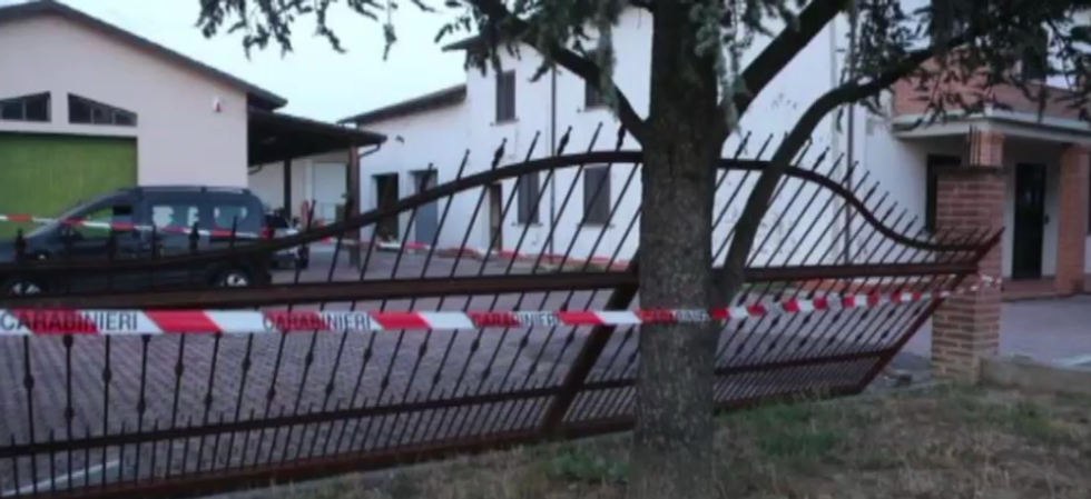 Tragedia a Imola: bimba di 6 anni schiacchiata da un cancello