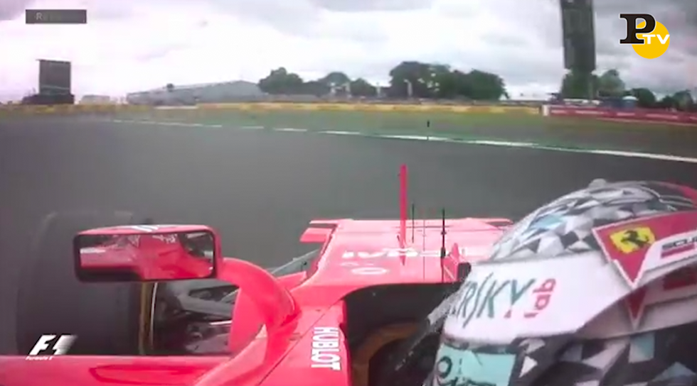 Formula 1: Vettel fora la gomma al penultimo giro