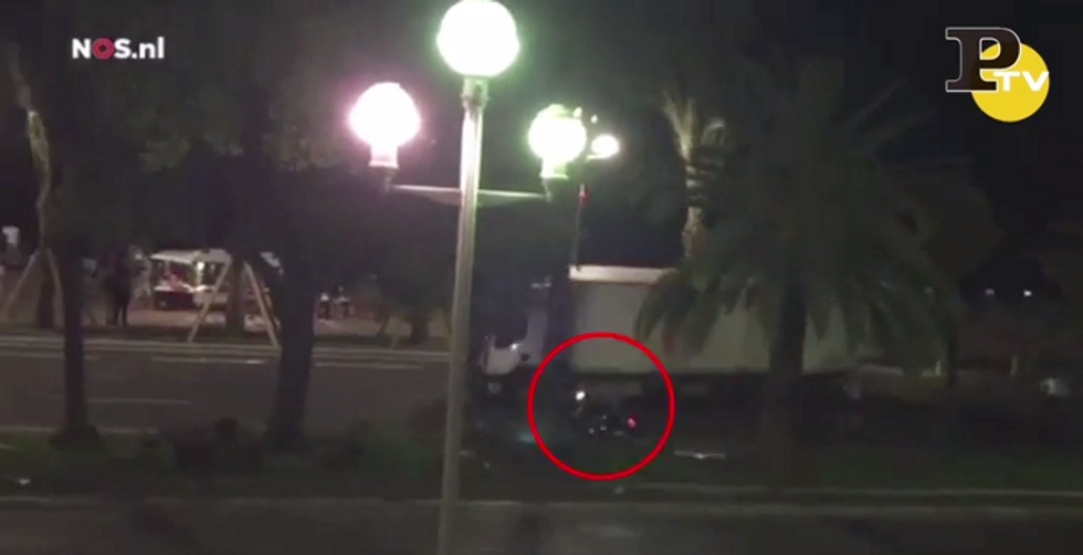 Attentato Nizza: il poliziotto ucciso mentre inseguiva il camion