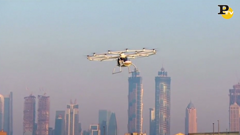 Dubai: primo aereo-taxi senza pilota