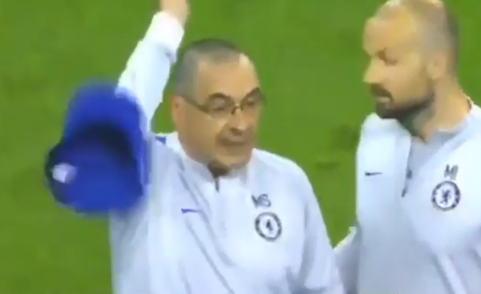Furia Sarri, lascia l'allenamento del Chelsea dopo una lite Higuain-Luiz I VIDEO