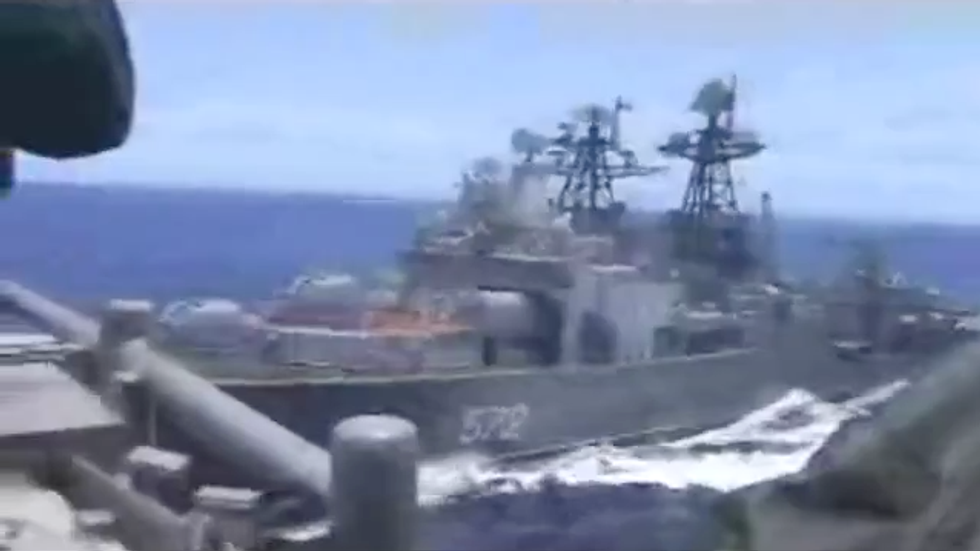 Scontro sfiorato tra navi da guerra Usa e della Russia