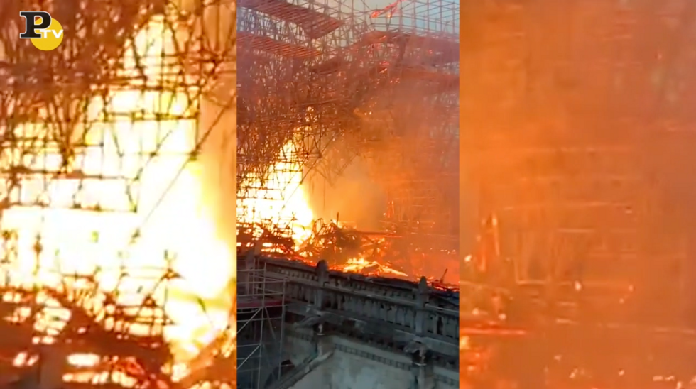 Incendio Notre Dame fiamme tetto pompieri video