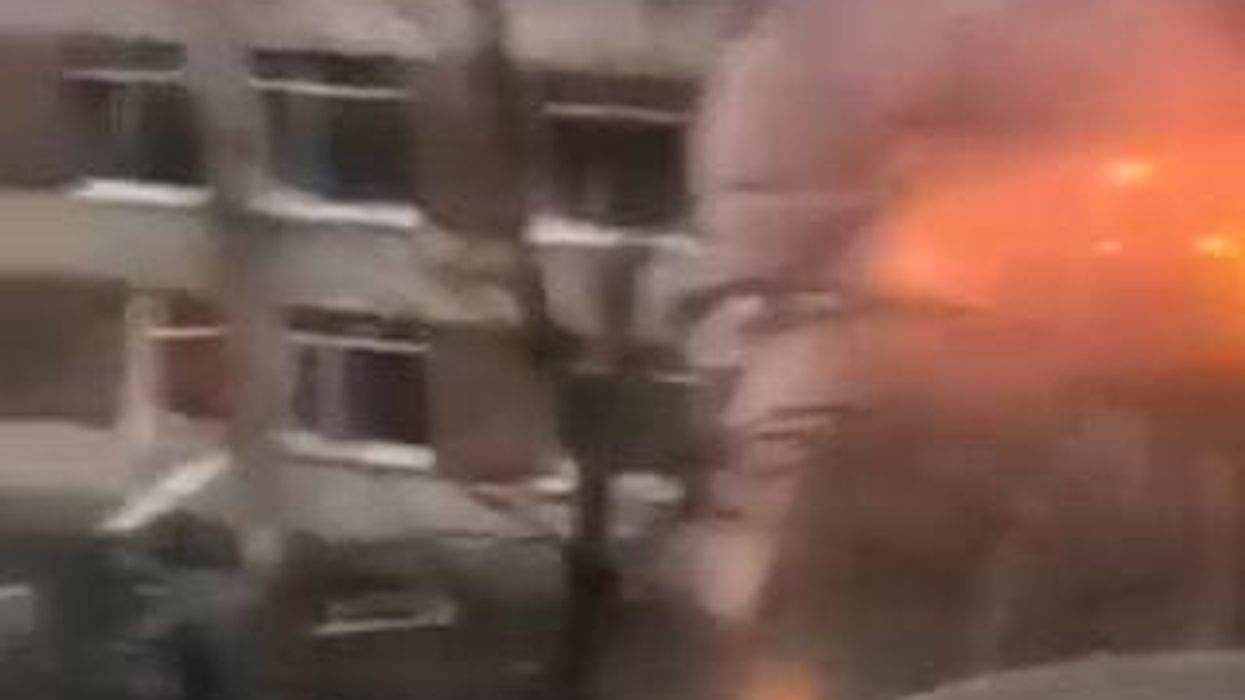 Elicottero si schianta su scuola a Kiev. Muore il Ministro dell'Interno ed alcuni bambini | video