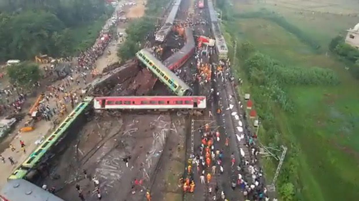 Incidente tra treni in India: almeno 280 morti | video