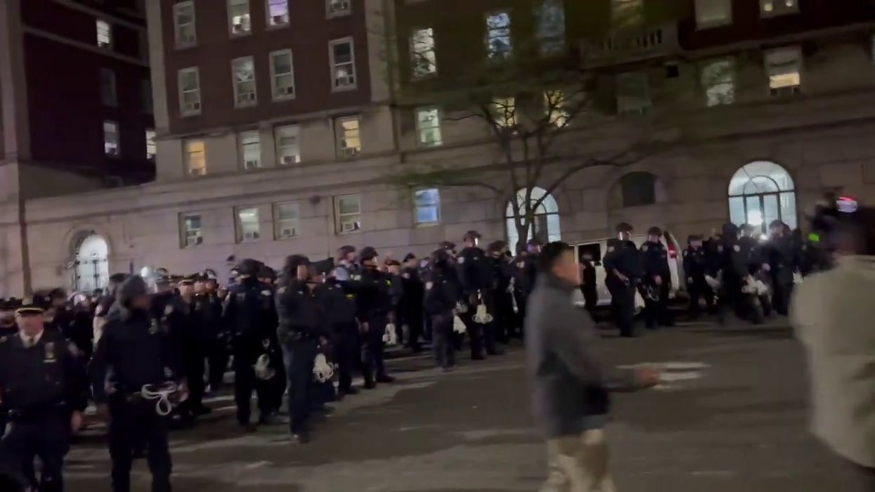 La Polizia di New York fa irruzione alla Columbia University | video