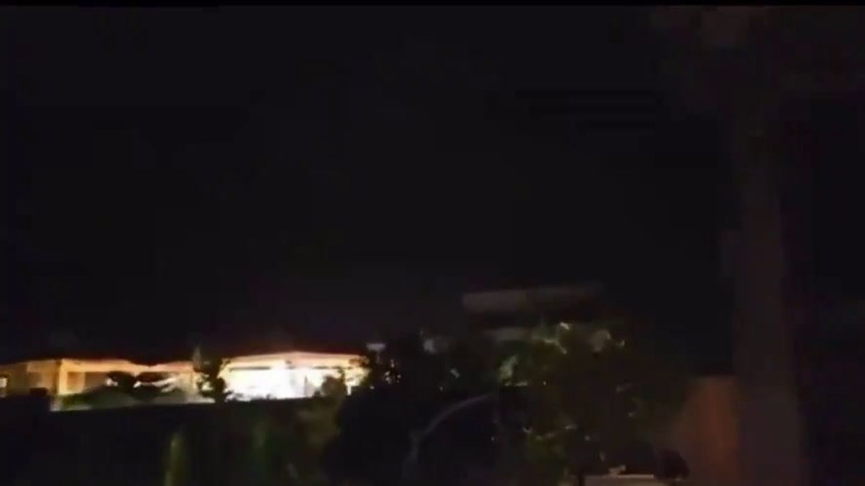 Missili di Israele colpiscono la base aerea di Isfahan in Iran | video