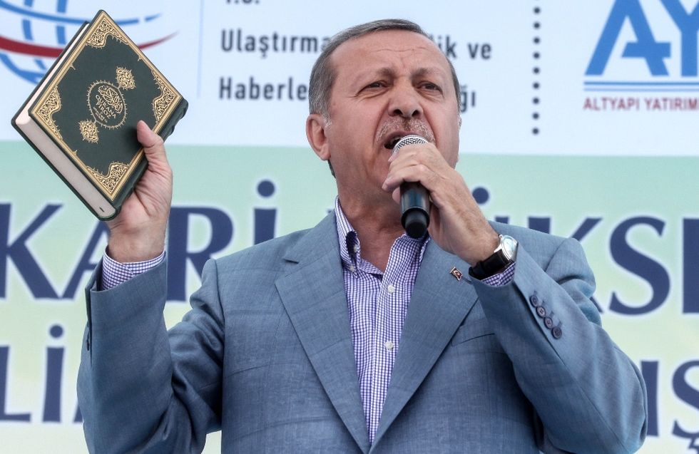 Turchia, il partito islamico diventa un'agenzia matrimoniale