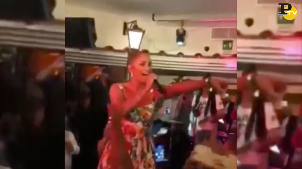 Jennifer Lopez concerto sorpresa locale Capri video