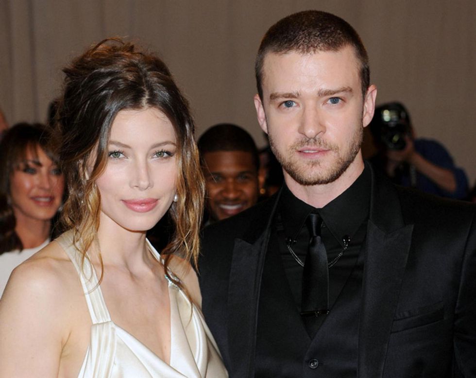 Justin Timberlake e Jessica Biel freschi di nozze, ma un video di auguri crea polemiche in Rete
