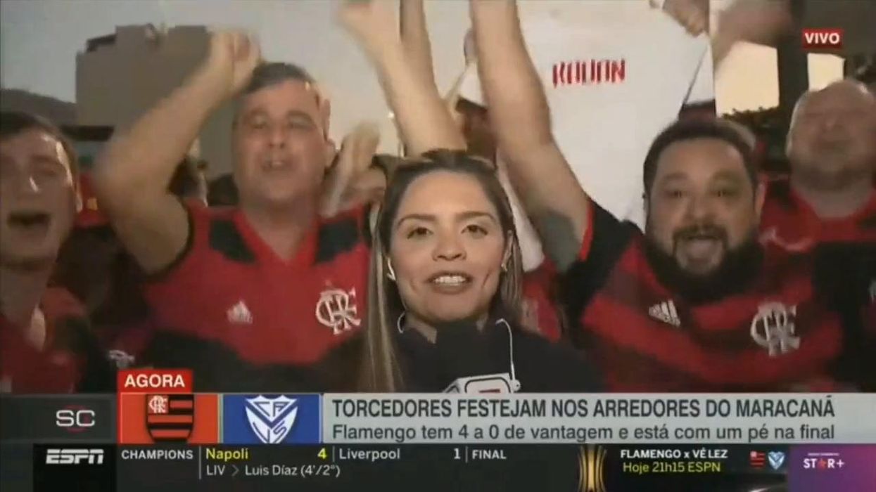 Giornalista molestata con un bacio da un tifoso dopo una partita del Flamengo | video