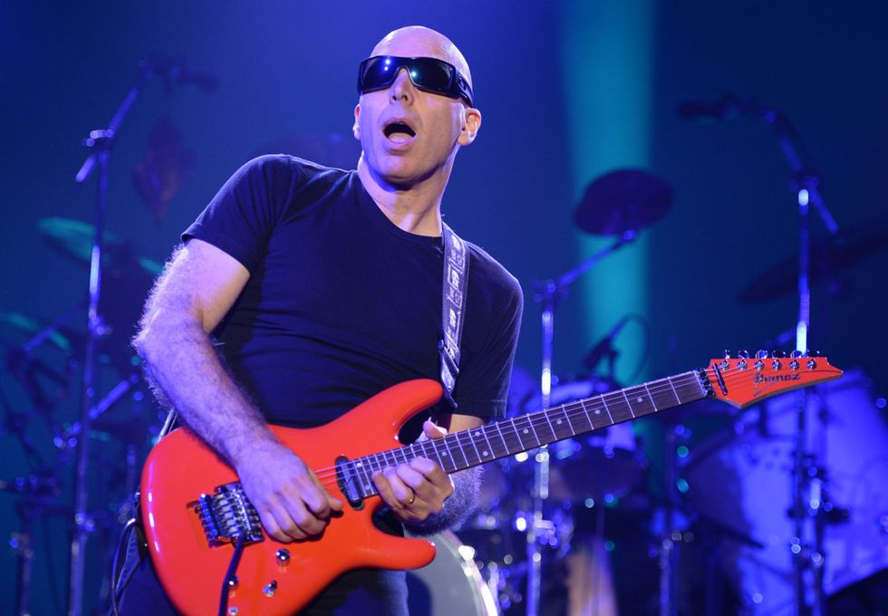 Joe Satriani: il guitar hero ritorna con "Shockwave Supernova"