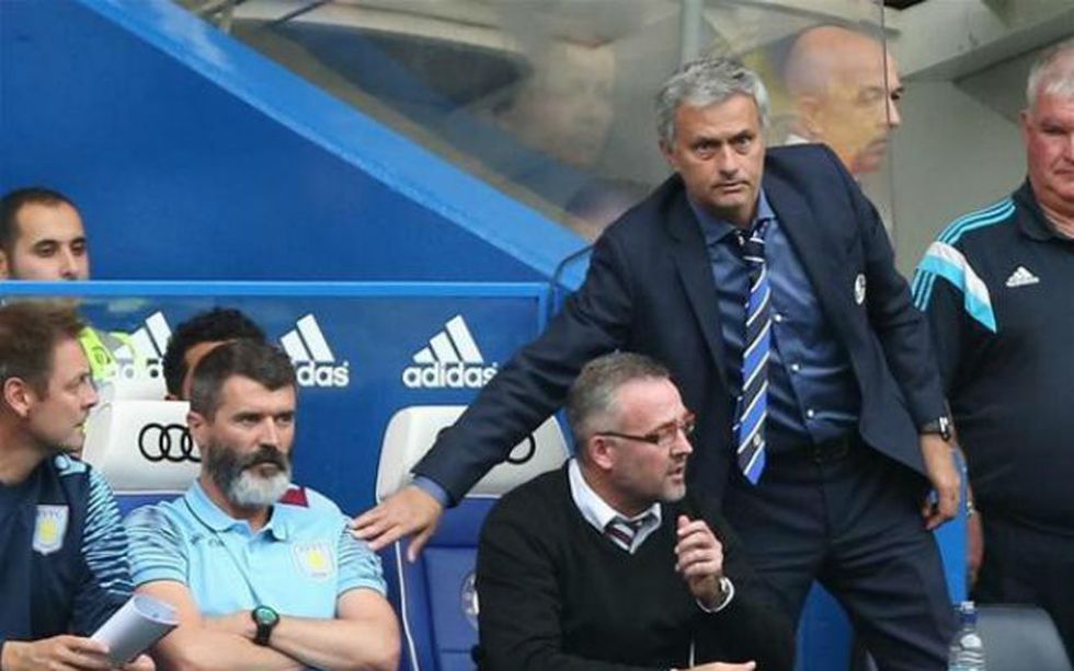 Mourinho porge la mano, Roy Keane e Paul Lambert rifiutano - VIDEO