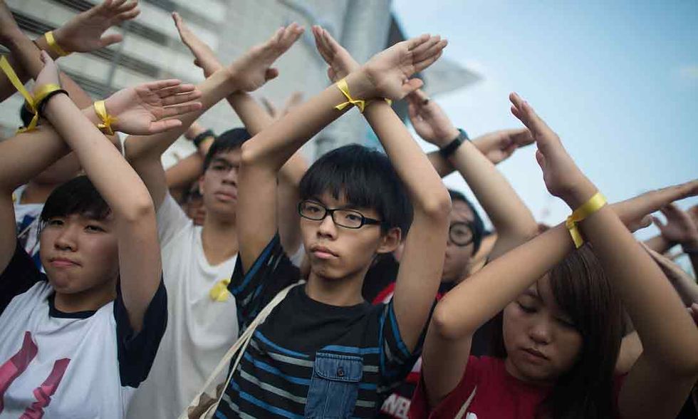 La polizia di Hong Kong arresta due leader di Occupy Central