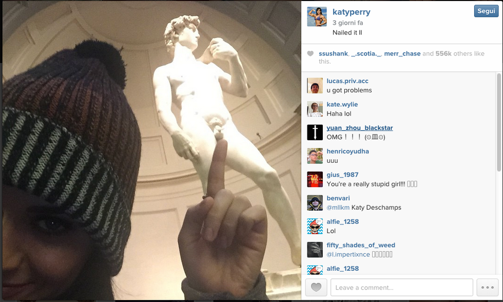 Katy Perry, turismo e polemiche per i selfie in Italia