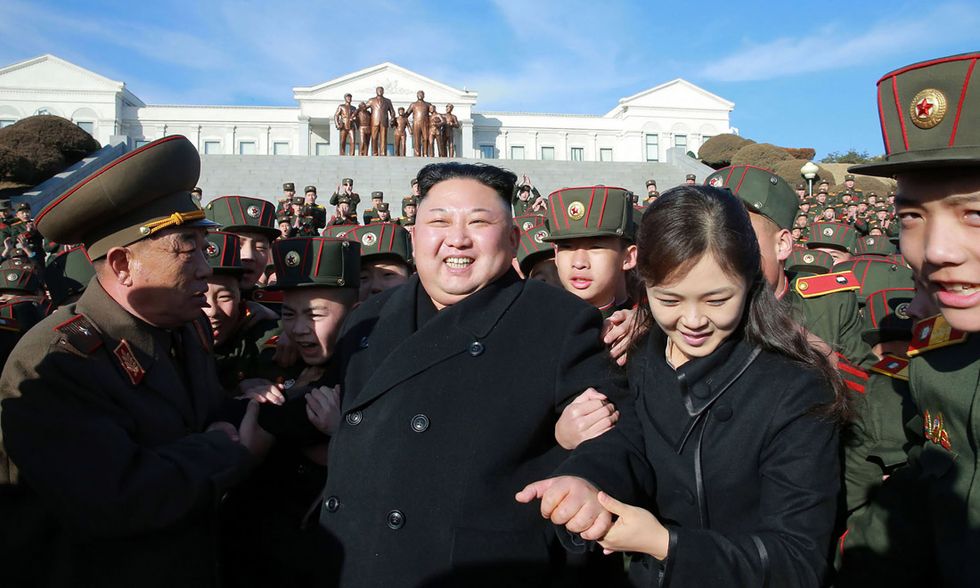 Kim Jong-Un e sua moglie Ri Sol-Ju