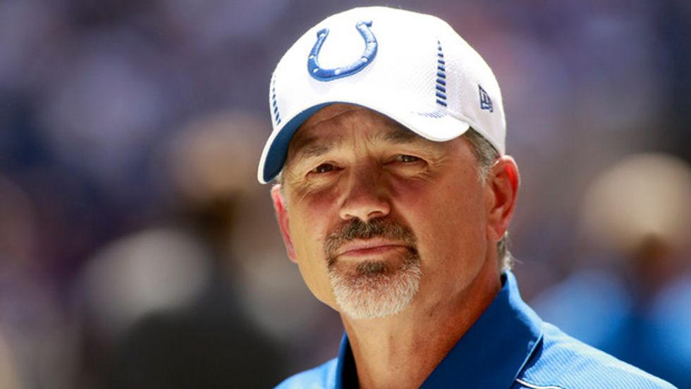 NFL, Chuck Pagano ha il cancro: i Colts si rasano e vincono con lui