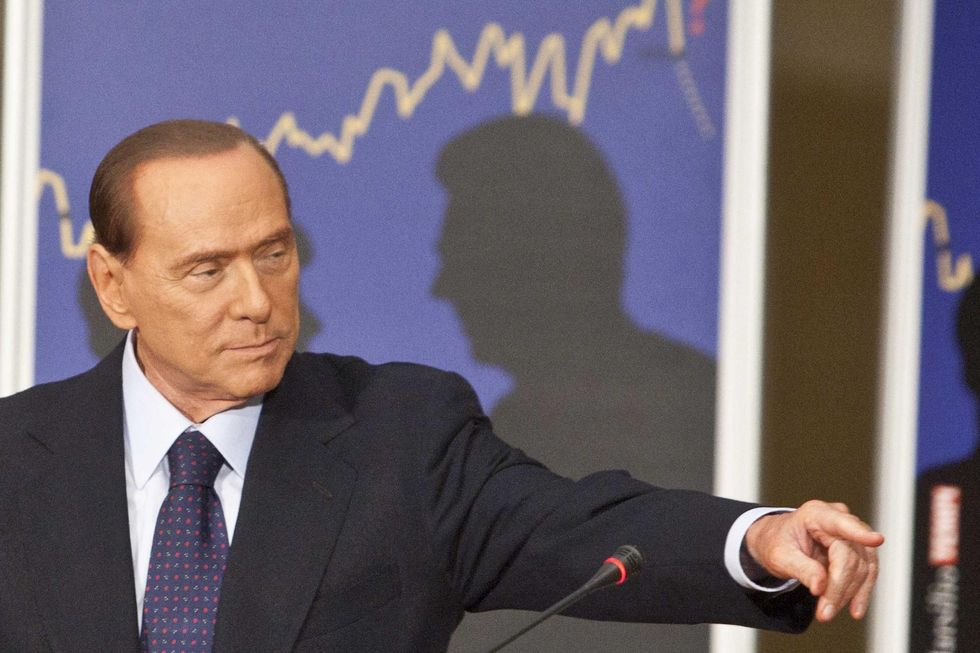 Berlusconi: 'Un passo indietro per i moderati'