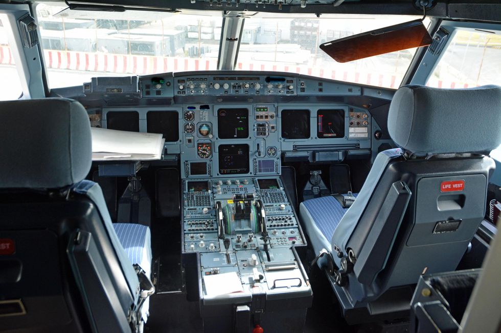Airbus Germanwings, un pilota spiega cosa può essere accaduto