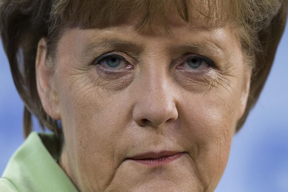 Crisi, Angela Merkel cede e apre la porta al fondo salva-stati