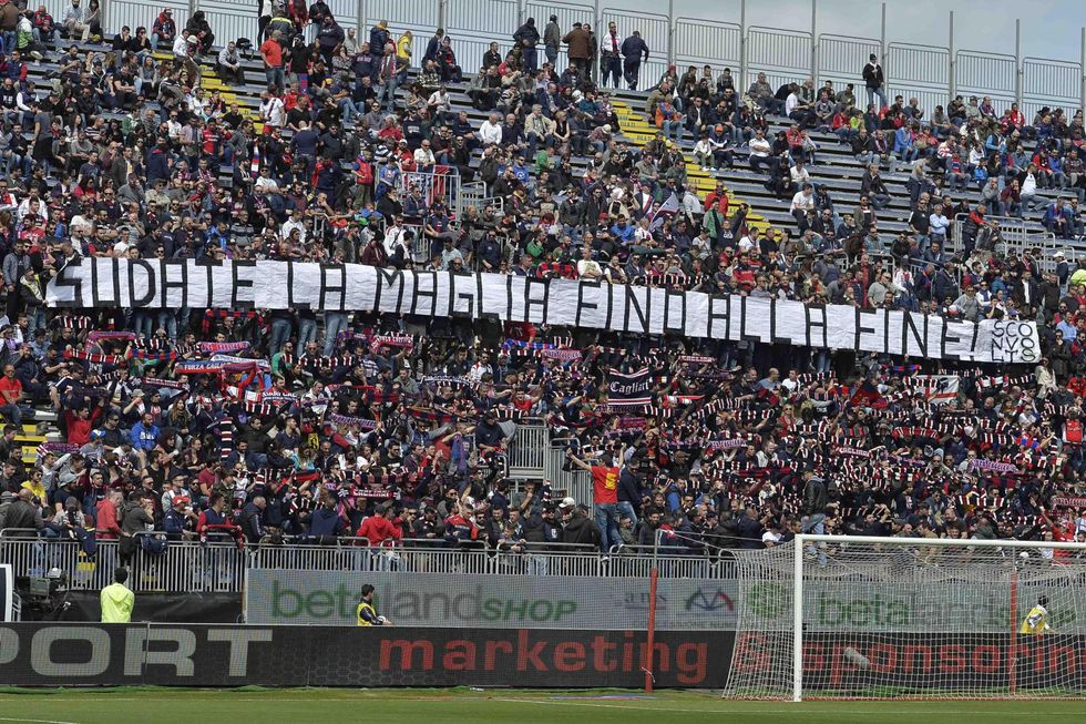 Follia ultras a Cagliari: irruzione e schiaffi in ritiro