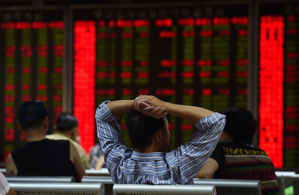 Cina, crollano le Borse. Ecco perché dovremmo preoccuparci