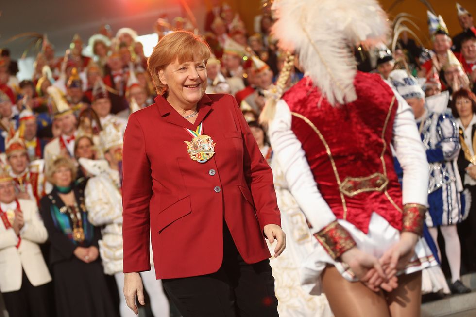 Angela Merkel al carnevale di Berlino
