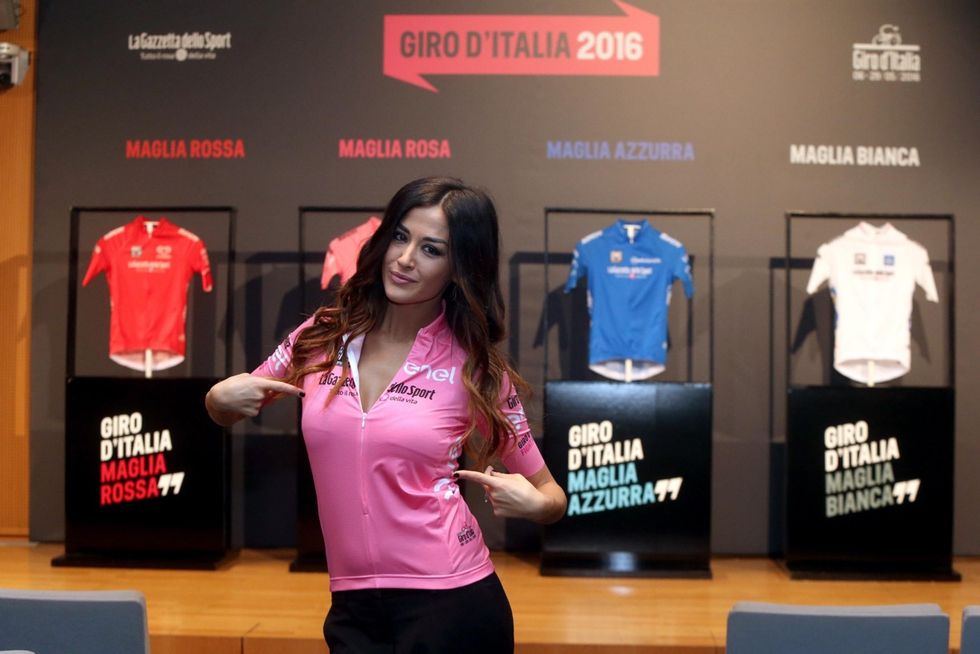 Giro d'Italia 2016, Giorgia Palmas presenta le nuove maglie