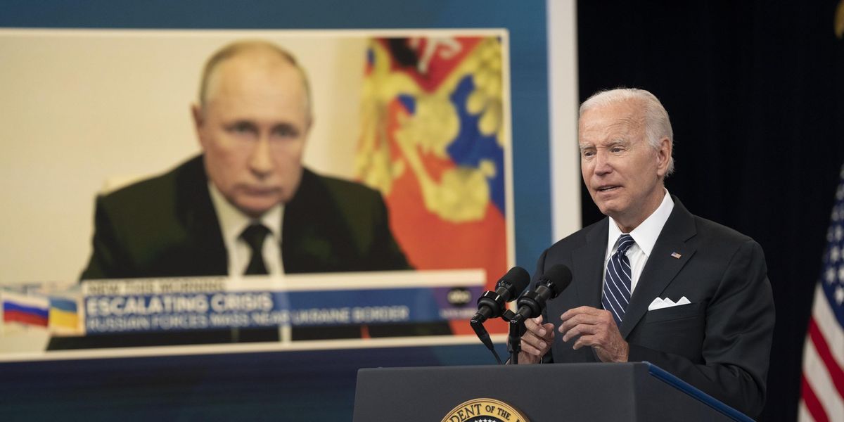 la reazione della Russia contro Biden: «È come Hitler»