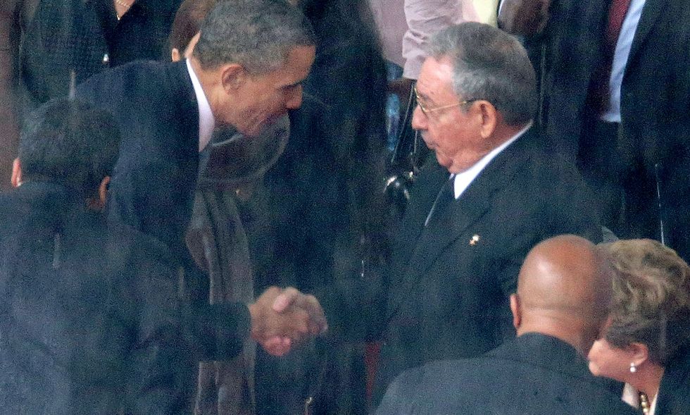 Quando Barack Obama stringe la mano al nemico