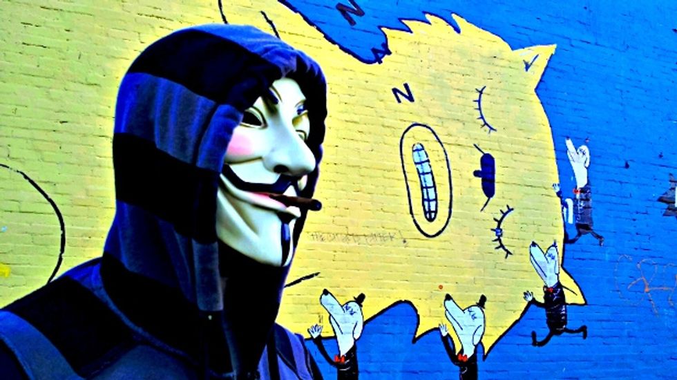 Dentro il mondo di Anonymous con Parmy Olson