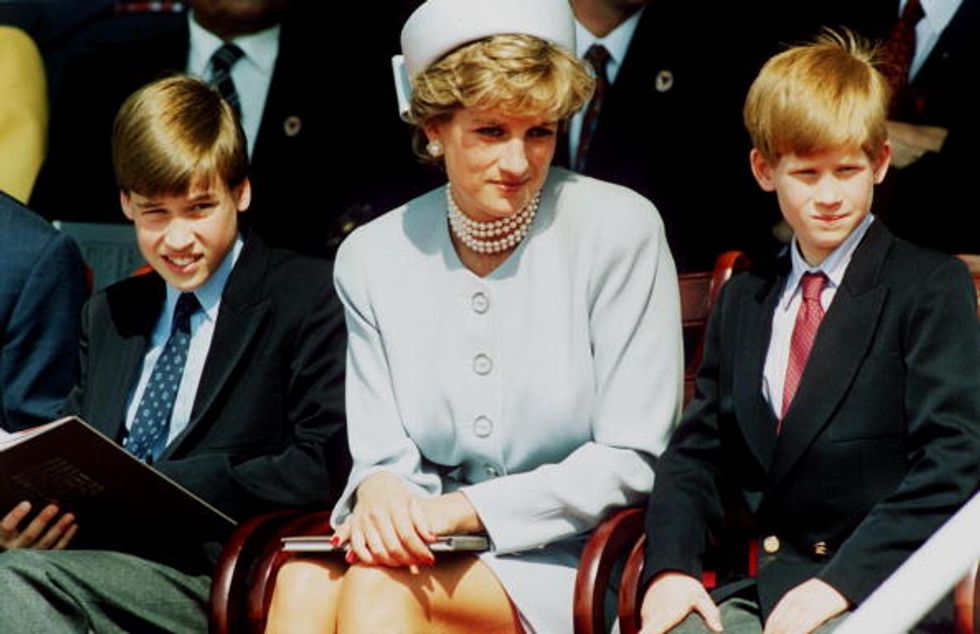 Una statua per Lady Diana: sì della Regina