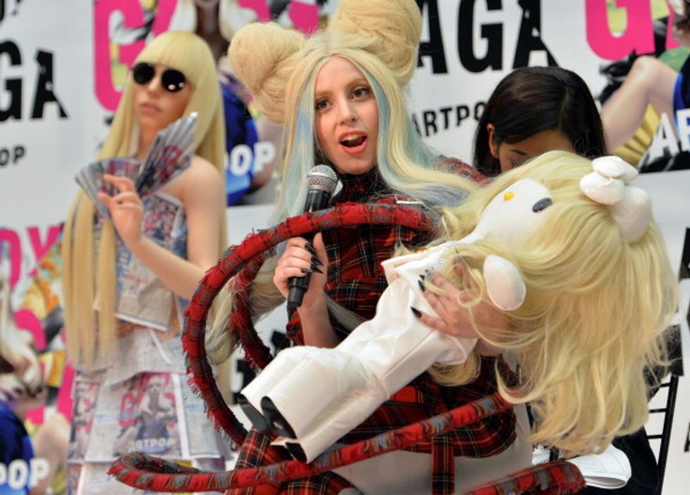 Lady Gaga, all'asta il pupazzo di Hello Kitty dedicato alla pop star